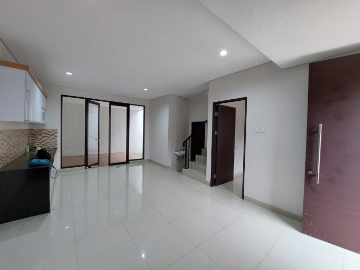 Rumah disewakan di cluster Cosmo Lippo Cikarang 